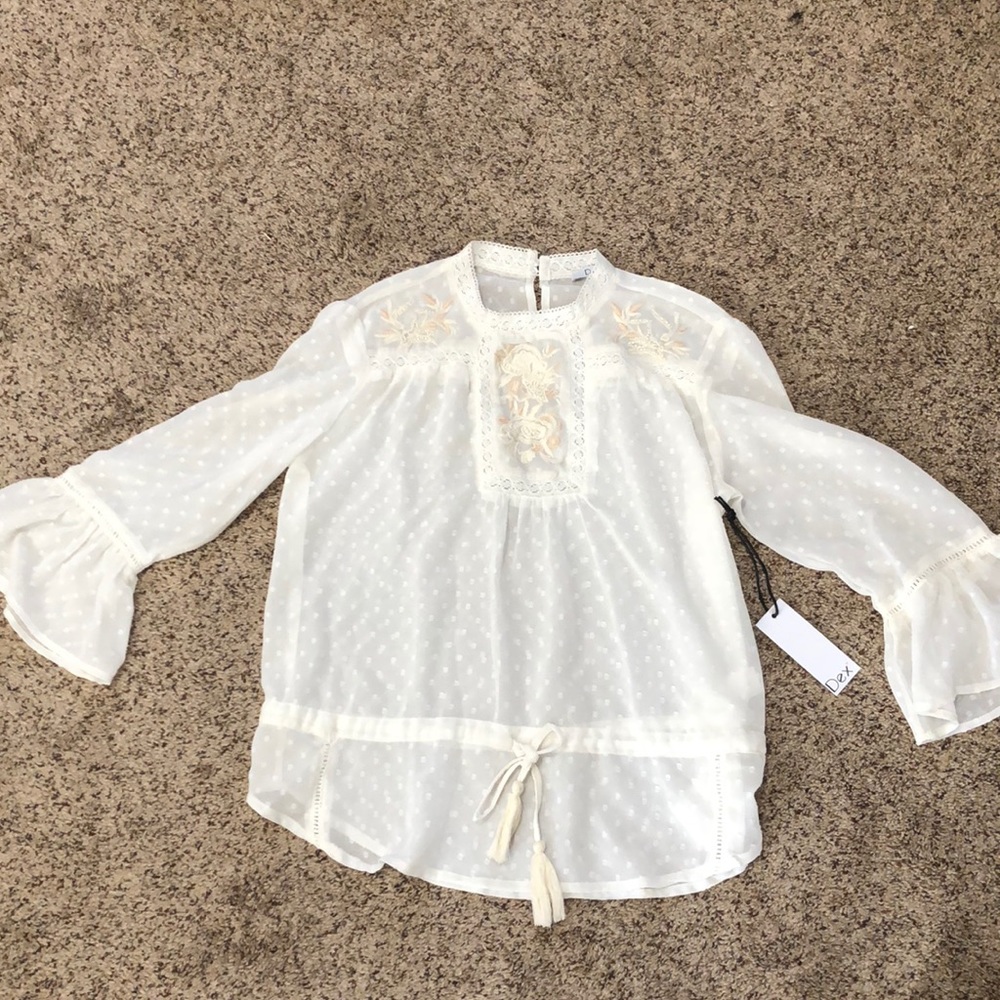 Medium white shirt